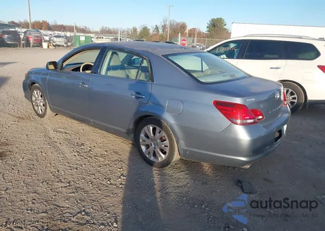 2010 Toyota Avalon Xls z USA, uszkodzony, nr VIN 4T1BK3DB5AU355140